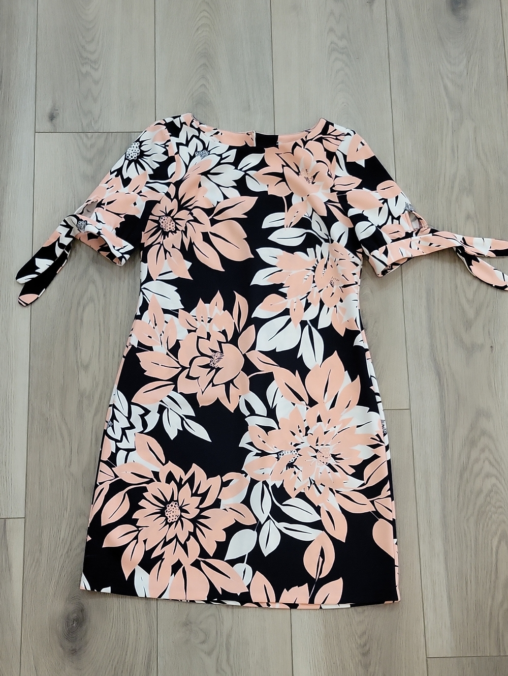 Jessica Howard Black Shift Dress with Peach & White Floral Print